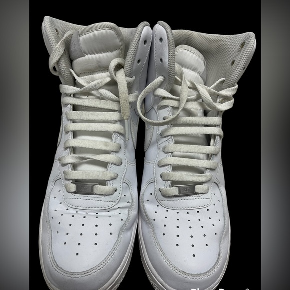 Sold - Picture 3 of 6